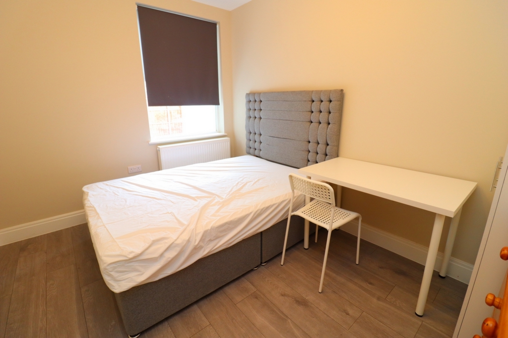 Double room - Single use to rent in South Bermondsey, London, SE8
