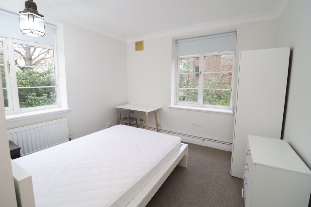 Double room - Single use to rent in Ealing Broadway, London, W5