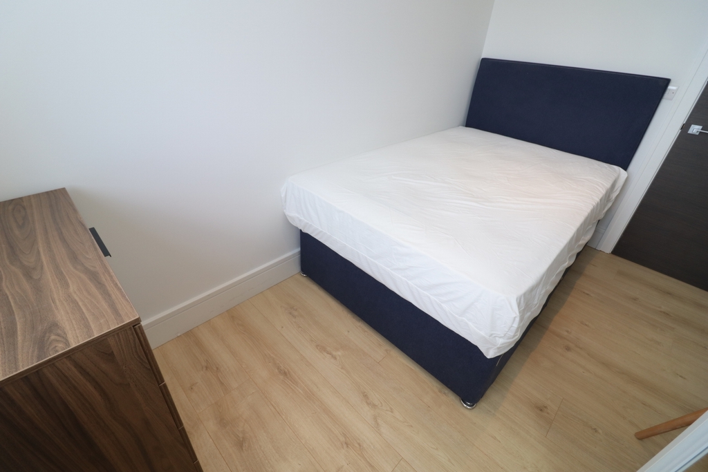 Double room - Single use to rent in Wembley, London, HA9