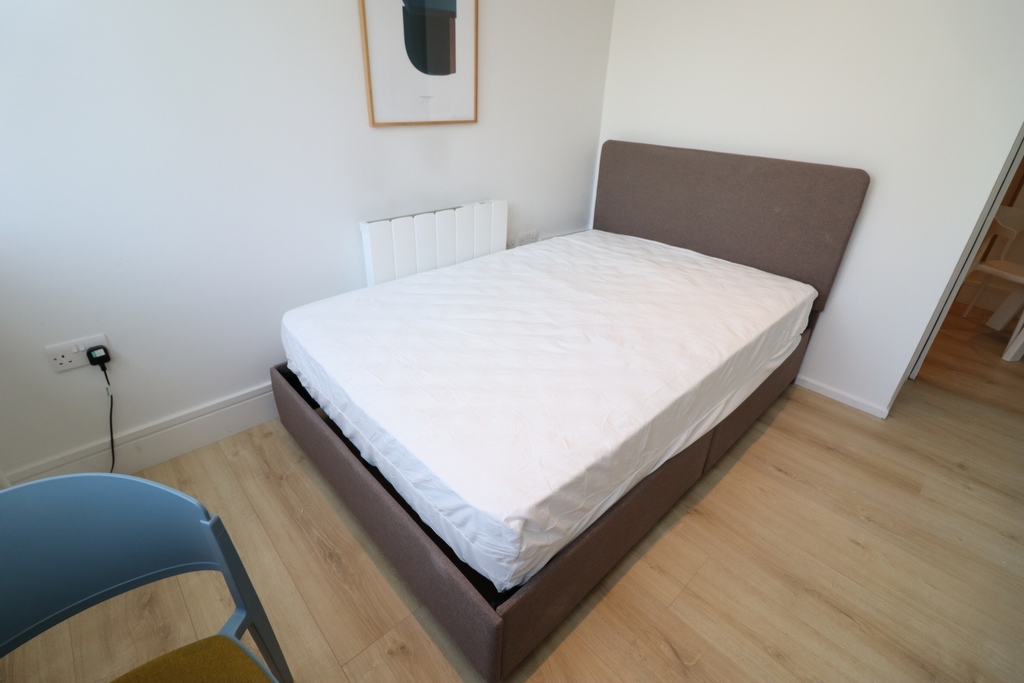 2 Bedroom Double room - Single use to rent in Wembley, London, HA9