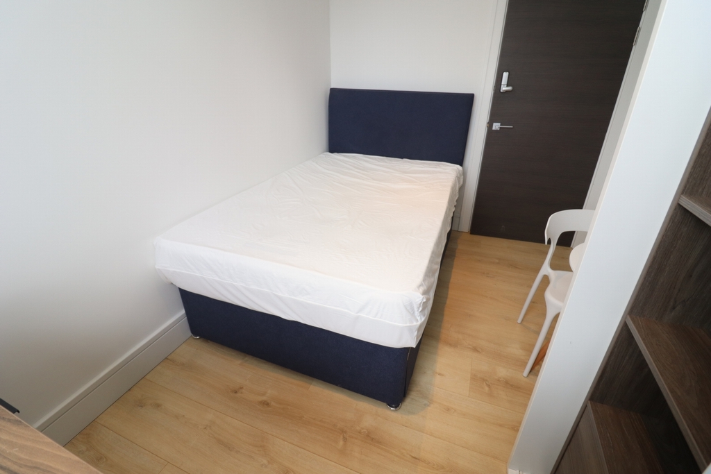 Double room - Single use to rent in Wembley, London, HA9