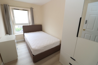 3 Bedroom Double room - Single use to rent in Windmill House, 146 Westferry Road, Isle of Dogs, London, E14
