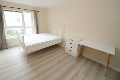 3 Bedroom Double room - Single use to rent in Windmill House, 146 Westferry Road, Isle of Dogs, London, E14