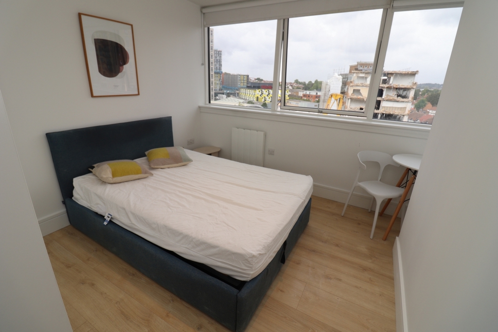 Double room - Single use to rent in Wembley, London, HA9