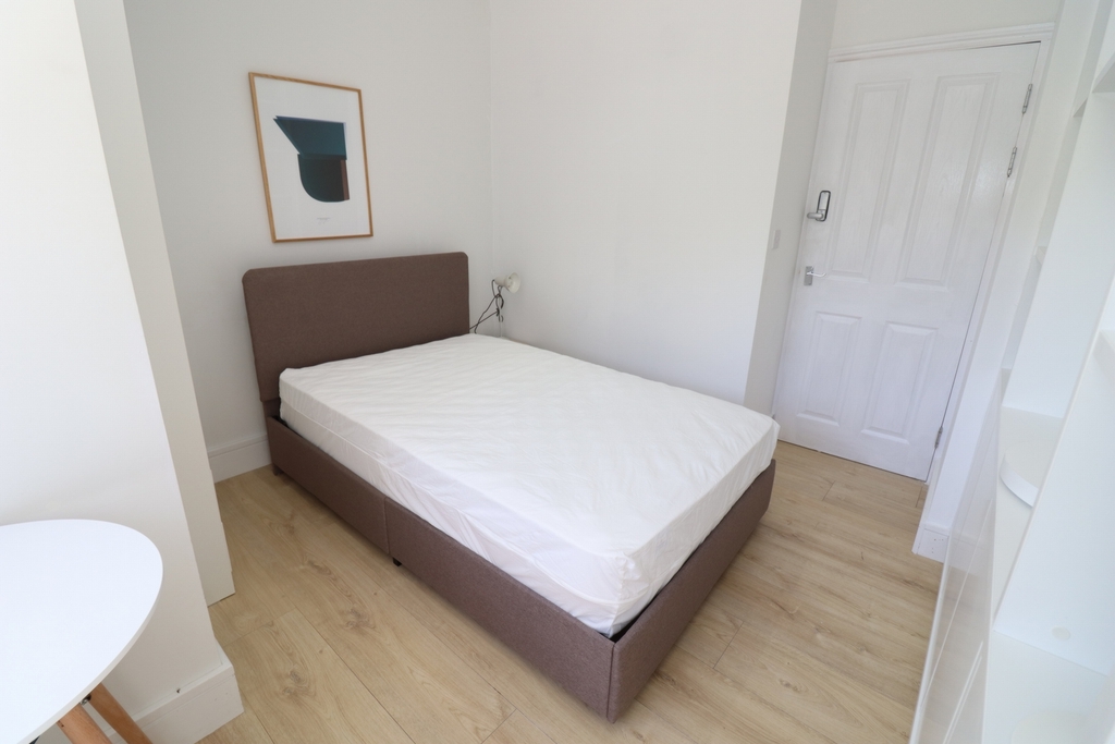 Double room - Single use to rent in Wembley, London, HA9