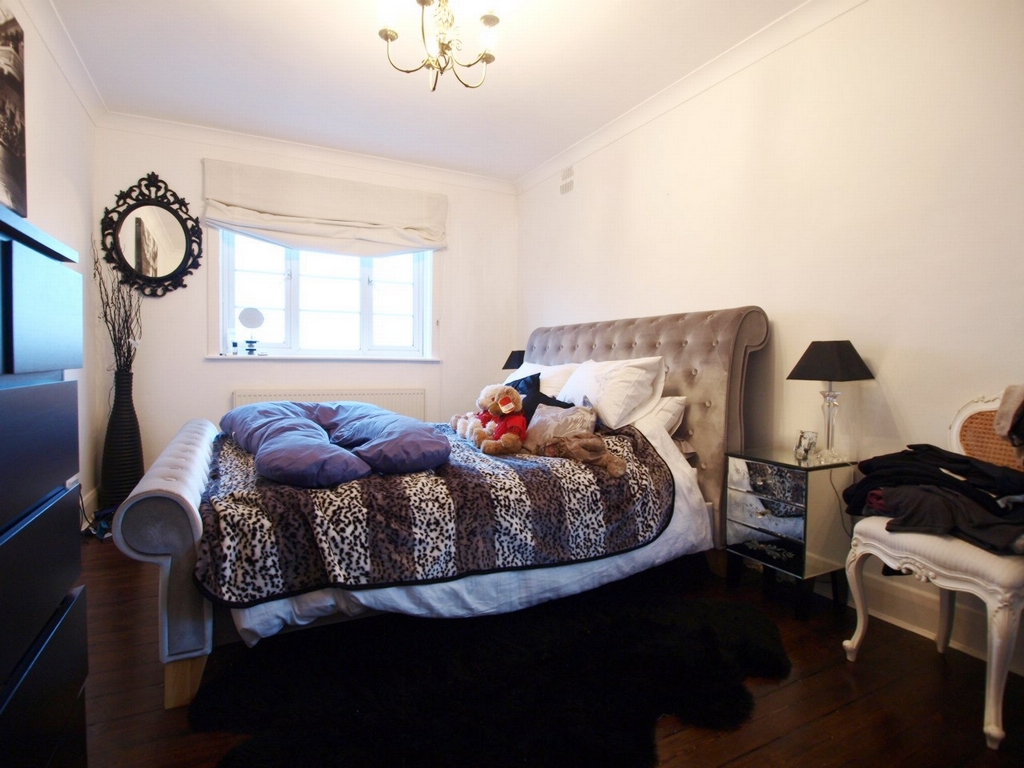 2 bedrooms flat, 30 High Street Southgate London