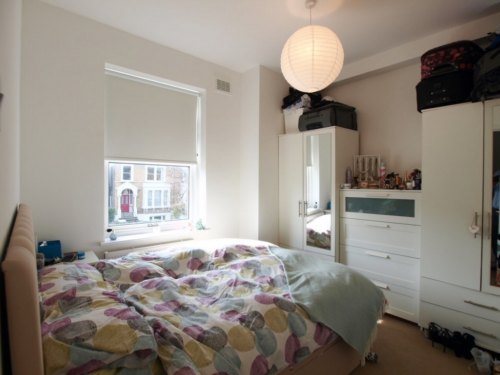 1 bedroom flat, 74-76 Flat 3 Queens Drive Finsbury Park London