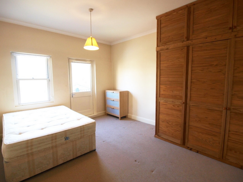 2 bedrooms flat, 30 Flat C Wray Crescent Islington London