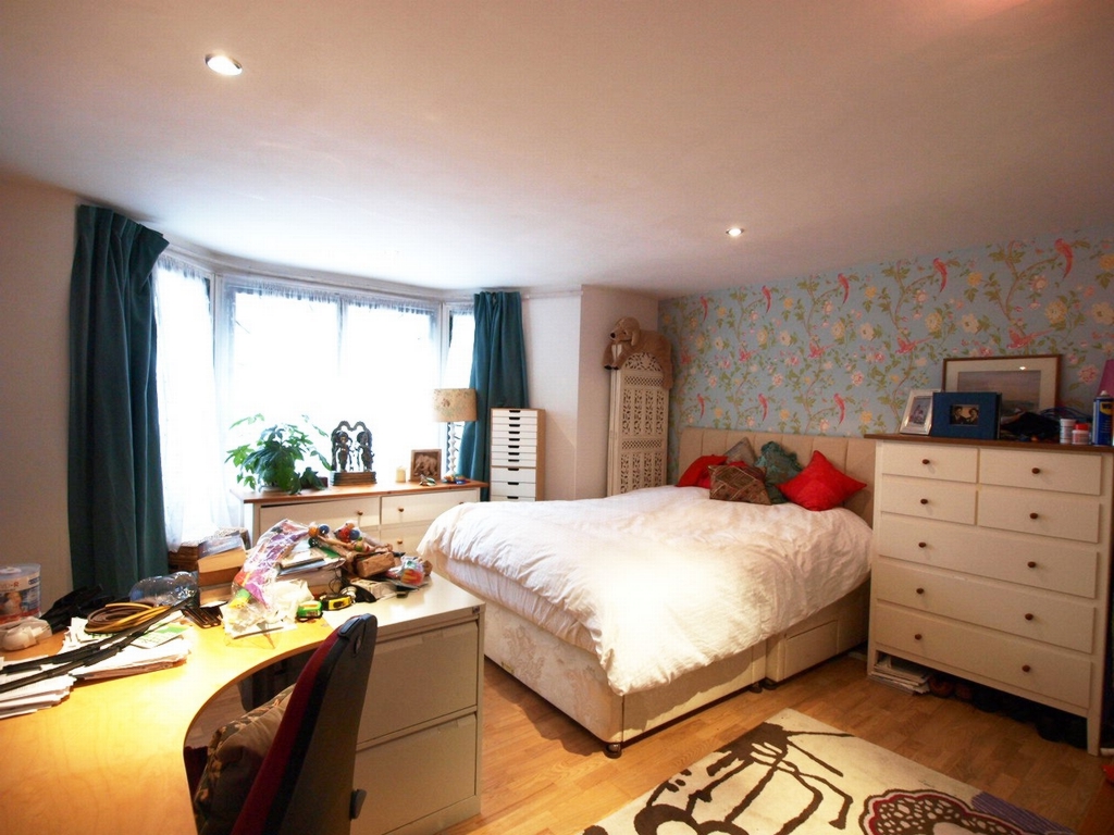 2 bedrooms flat, 9 Flat A Kingsdown Road Islington London