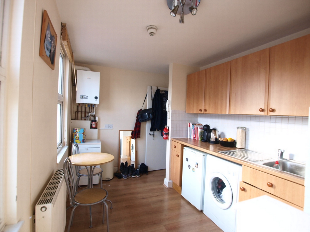 1 bedroom flat, 5-6 Flat B Plender Street Camden London