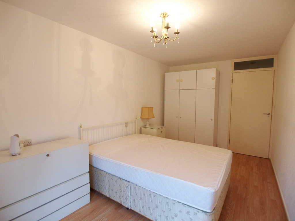 1 bedroom flat, 108 Shepherdess Walk Islington London