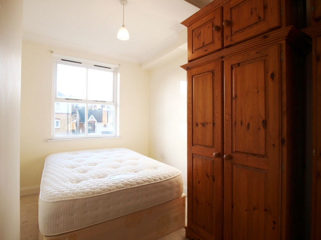 2 bedrooms flat, 39 Flat C Wray Crescent Finsbury Park London