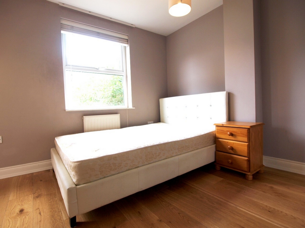 3 bedrooms flat, 33 Allen Road Stoke Newington London