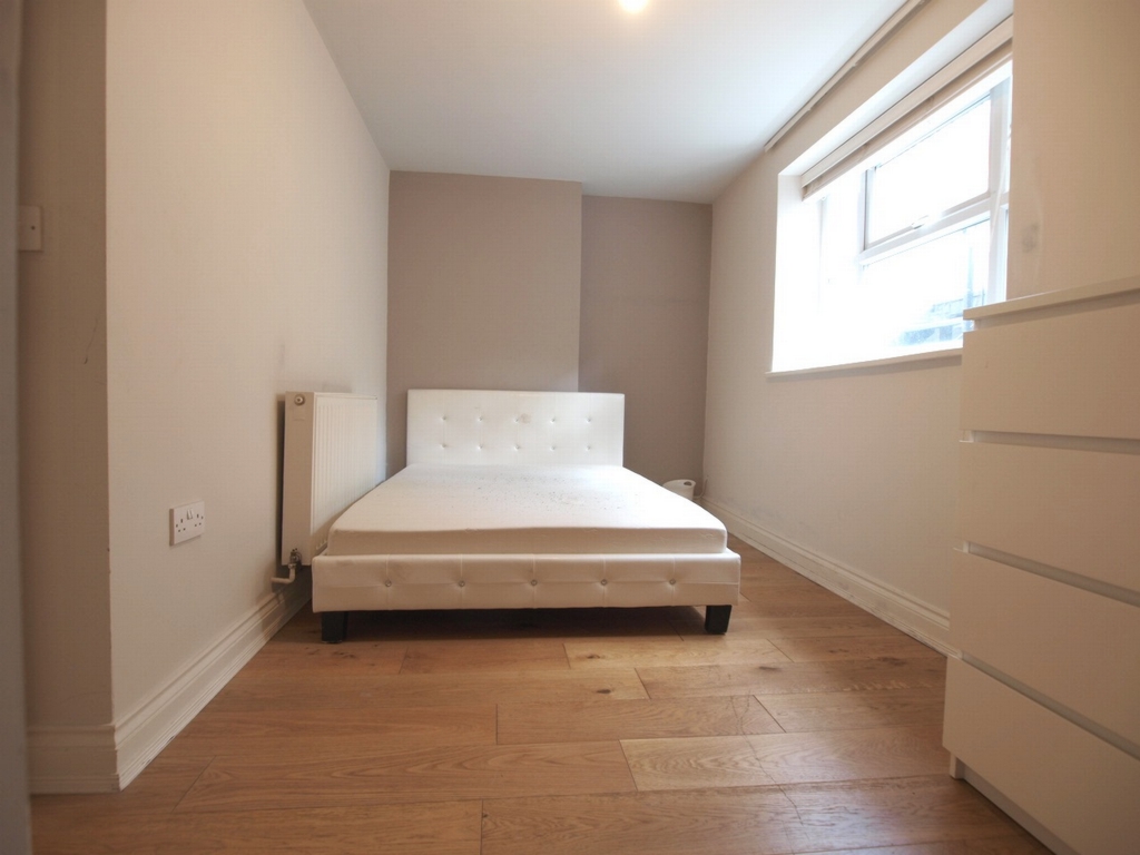 3 bedrooms flat, 33 Allen Road Stoke Newington London