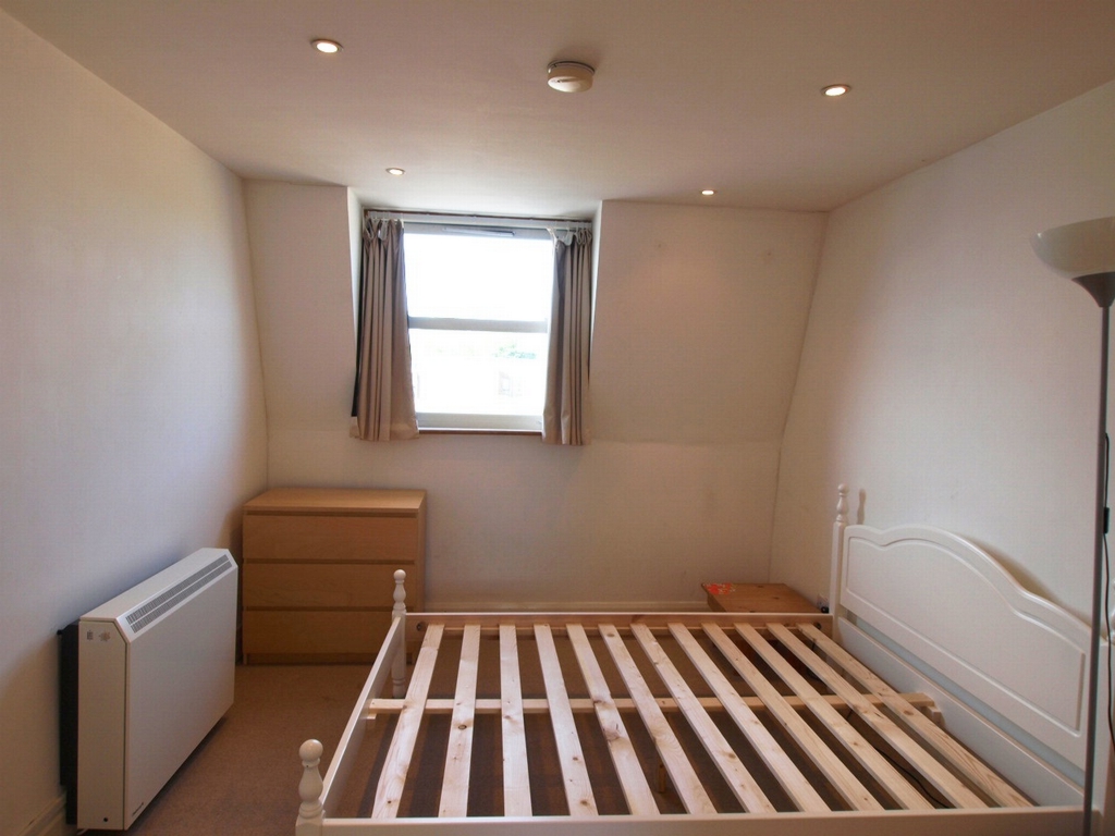 2 bedrooms flat, 452a Flat 9 Hornsey Road Islington London