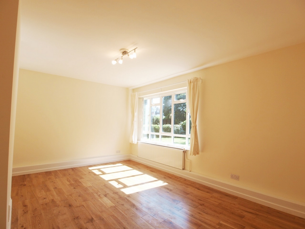 3 bedrooms flat, 33 St Johns Way Archway London
