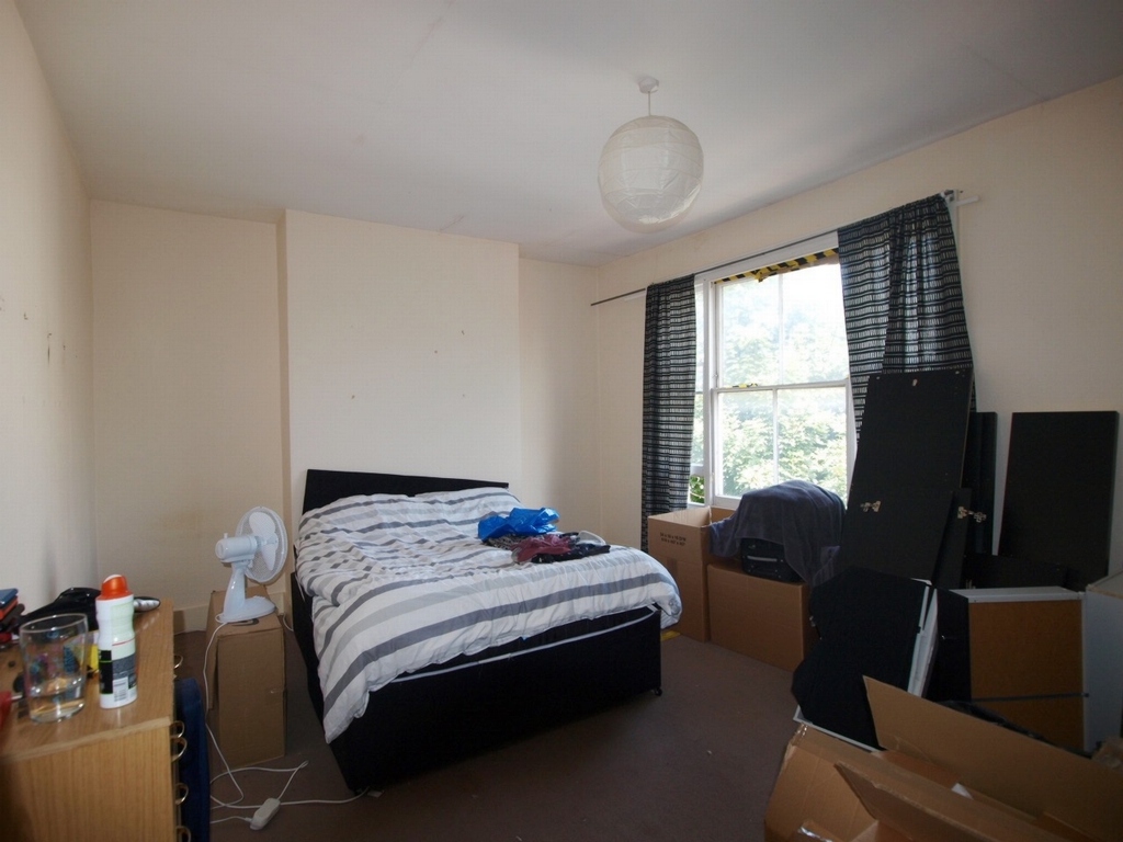 4 bedrooms house, 18 Dunford Road Islington London