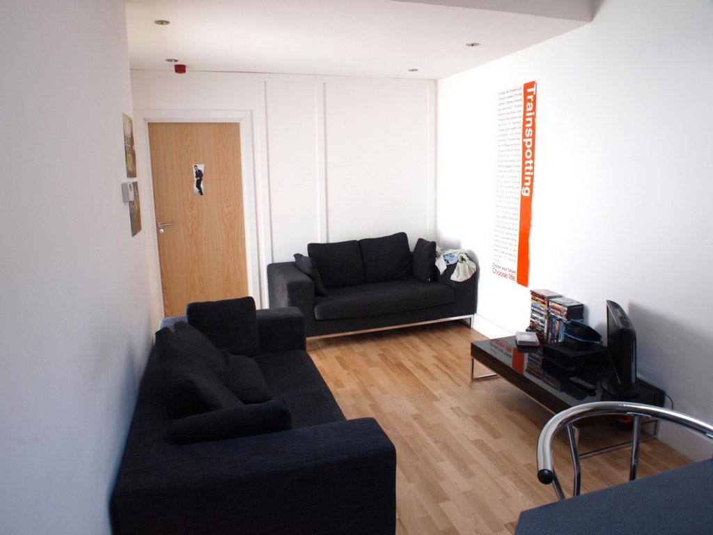 3 bedrooms flat, 452a Flat 2 Hornsey Road Islington London
