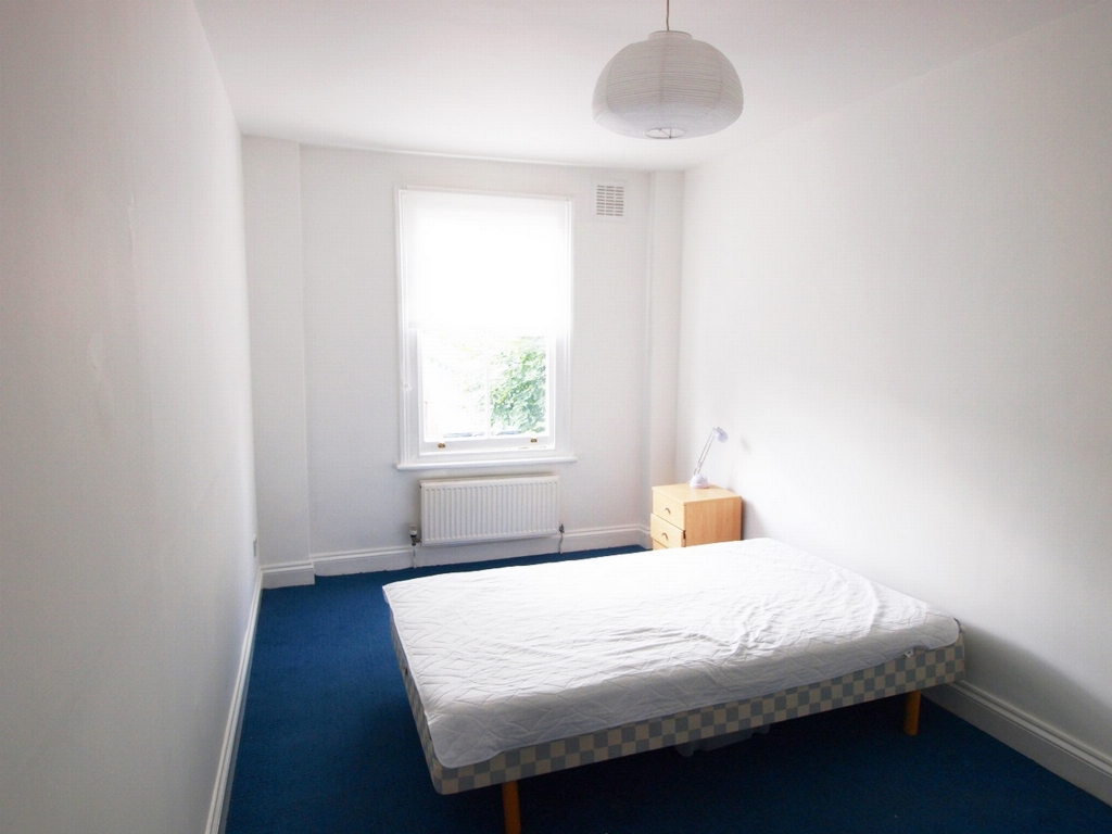 2 bedrooms flat, 22 Flat D Tollington Park Finsbury Park London