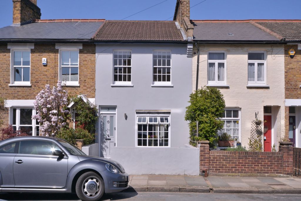 2 bedrooms house, 3 Thorne Street Barnes London