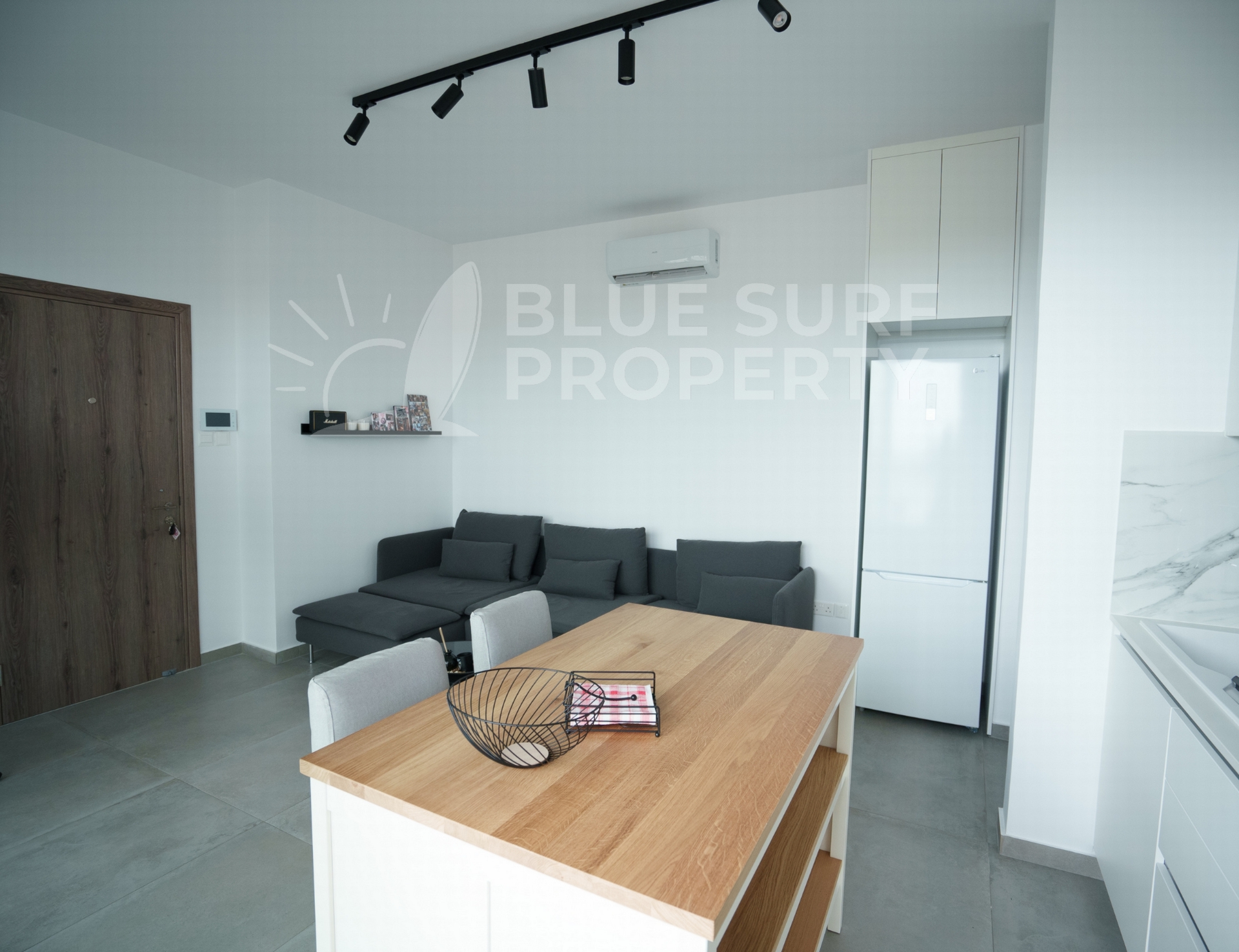 Apartment in Oroklini - Image 5