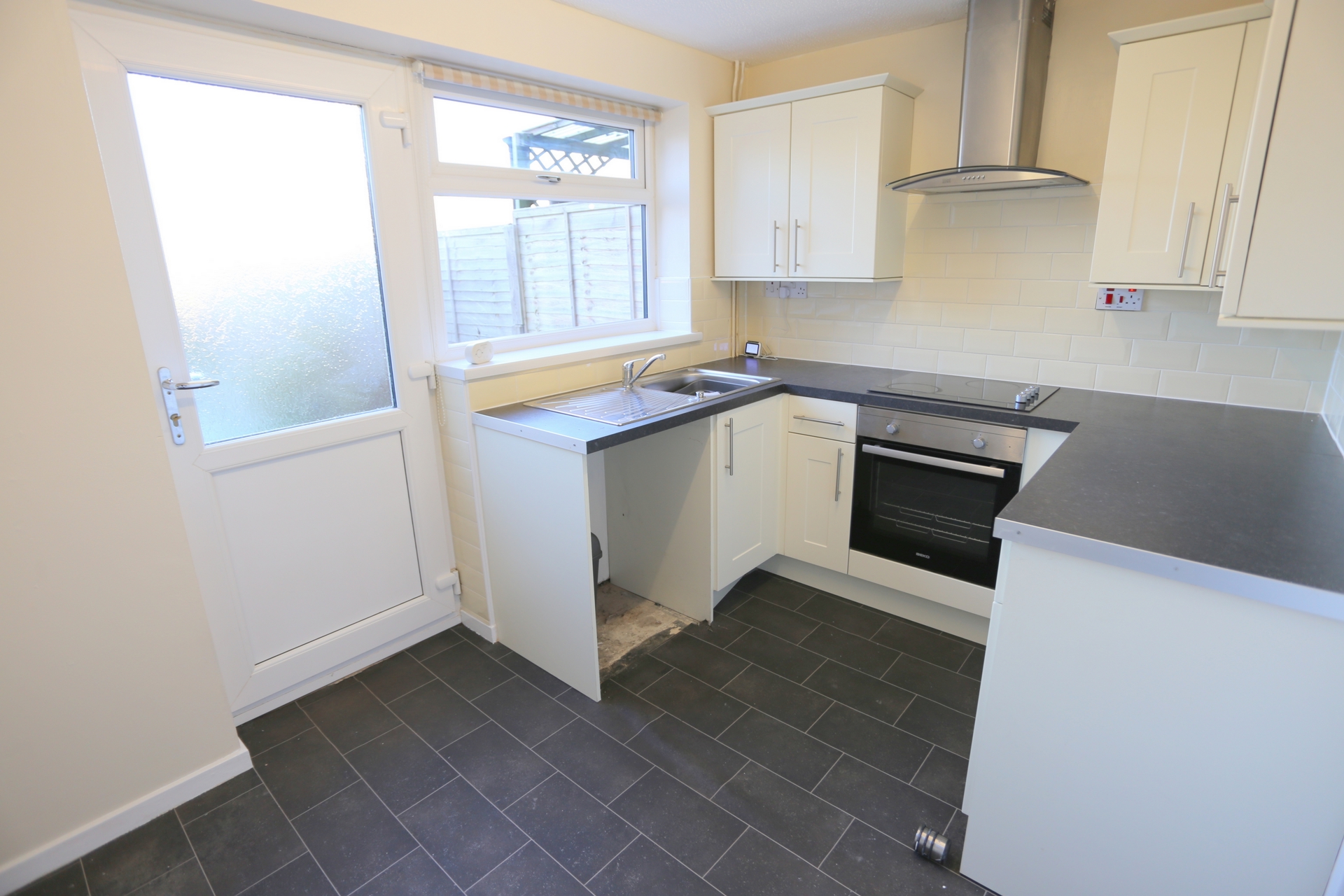 2 bedrooms semi detached, 5 Waterbeck Grove Trentham Stoke-On-Trent Staffs
