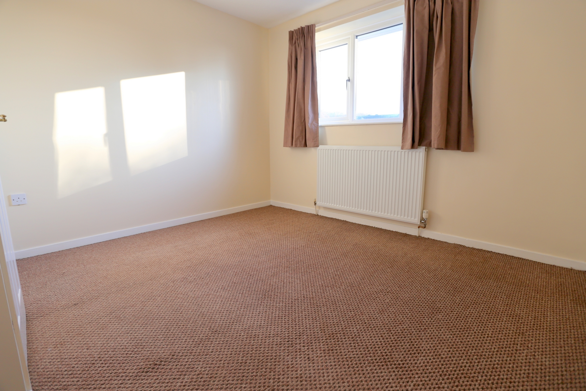 2 bedrooms semi detached, 5 Waterbeck Grove Trentham Stoke-On-Trent Staffs