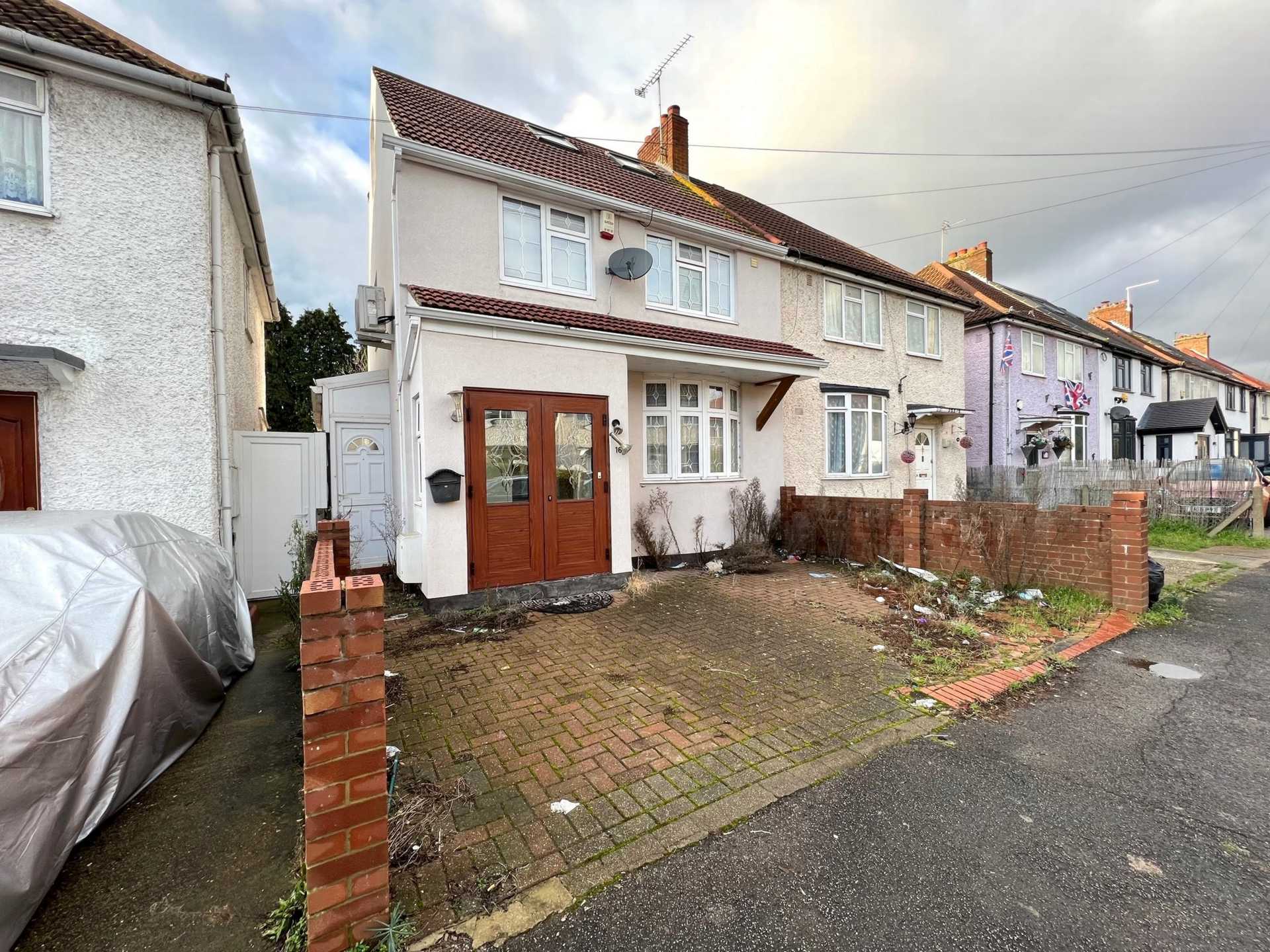 5 bedrooms house, 16 York Avenue Hayes, Middlesex Greater London