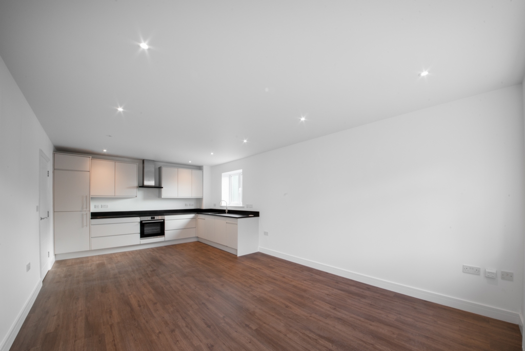 2 bedrooms apartment, 71 Hillbury Road Warlingham London Surrey