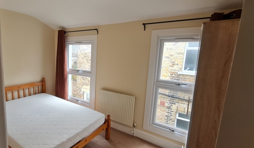 2 bedrooms flat, 39 First Floor Flat Huddlestone Road Willesden London