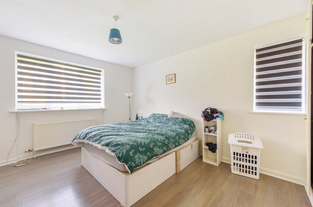 1 bedroom flat, 16 Christchurch Avenue Brondesbury Park