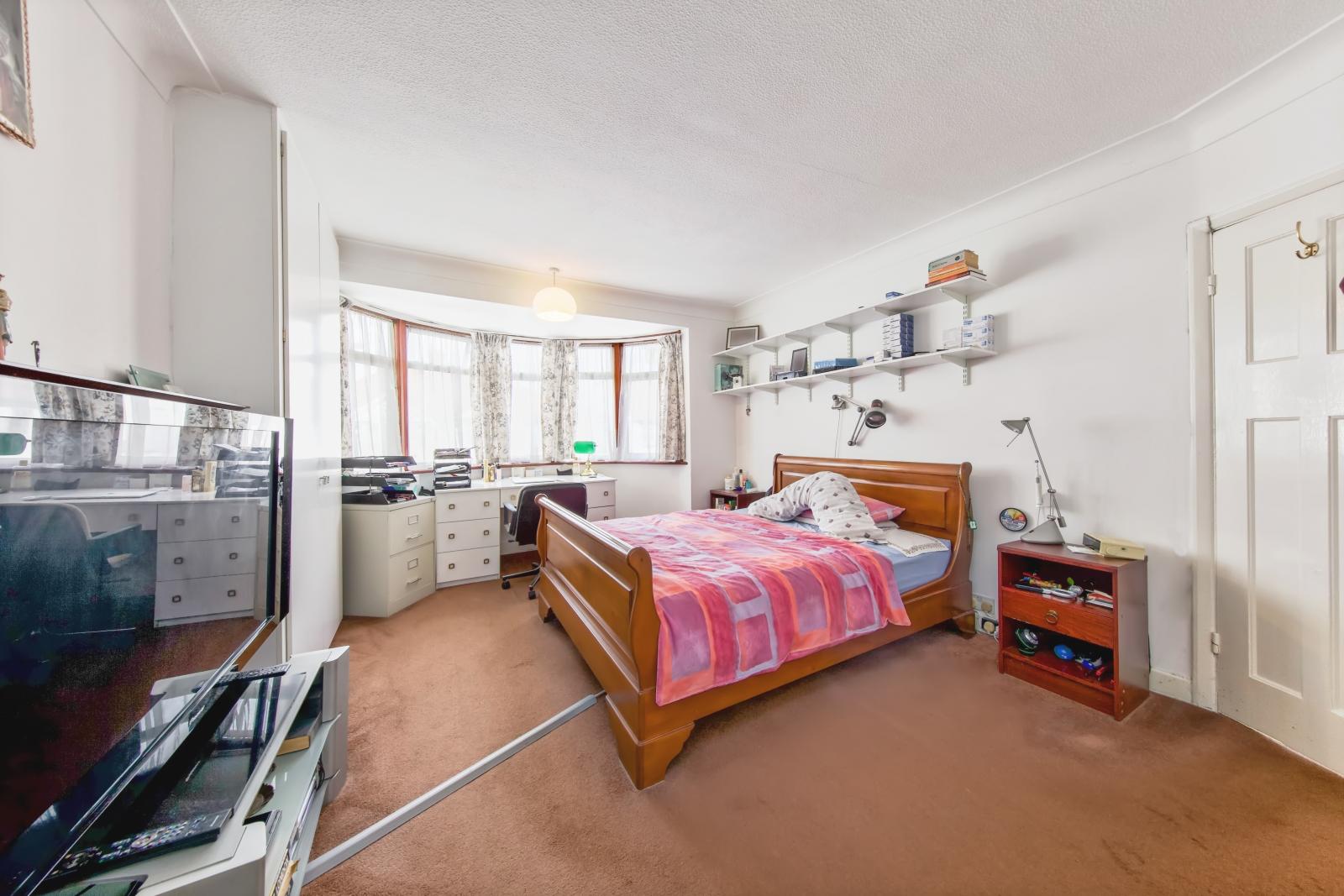 3 bedrooms semi detached, 139 Geary Road Willesden Green London