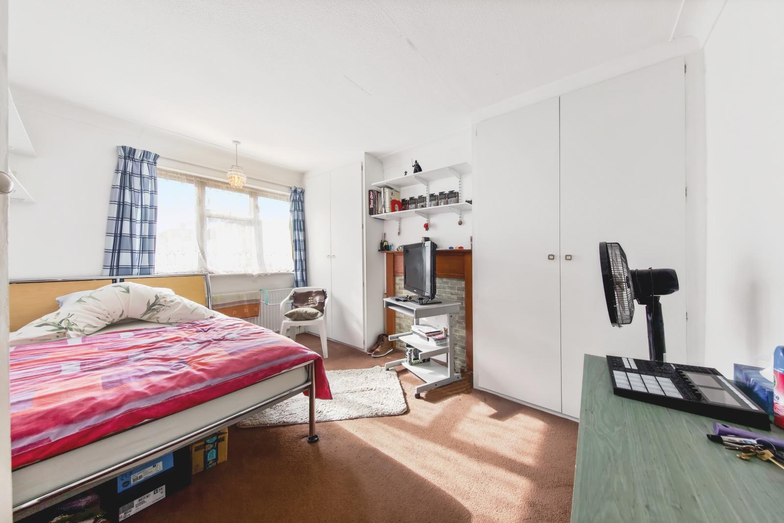 3 bedrooms semi detached, 139 Geary Road Willesden Green London