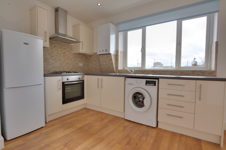 2 bedrooms apartment, 17 Gatwick Road Crawley West Sussex