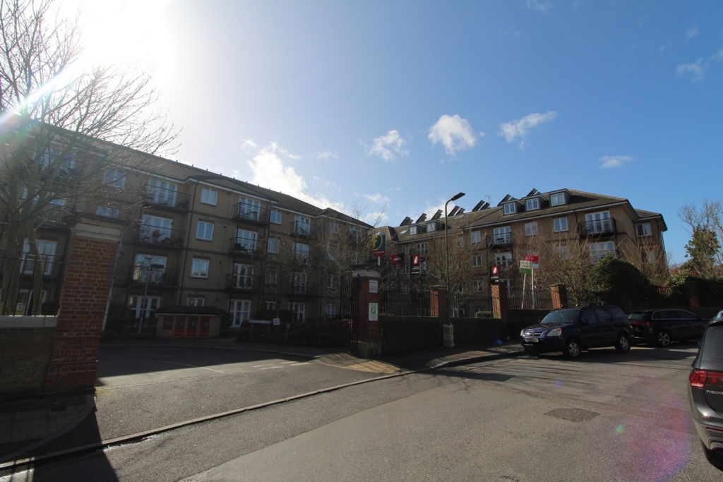 2 bedrooms flat, 5 Flat 50 Worcester Close Anerley London