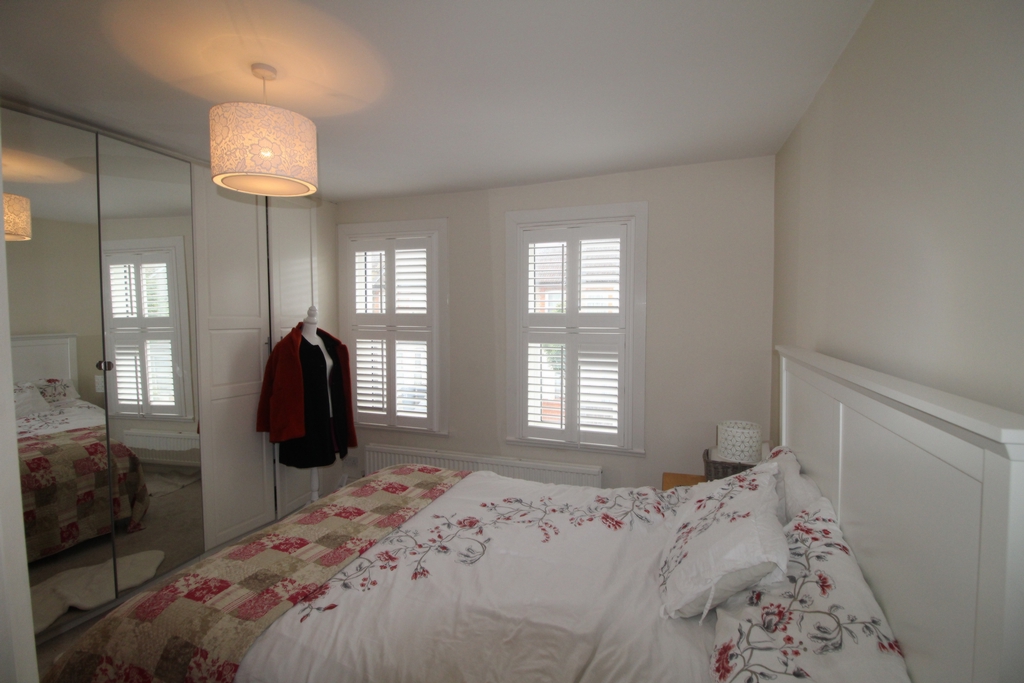 2 bedrooms house, 79 Winterbourne Road Thornton Heath Surrey