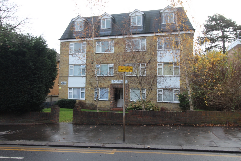 2 bedrooms flat, 1 Warham Road South Croydon Surrey