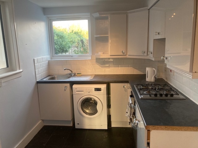 2 bedrooms house, 54 Love Lane South Norwood London