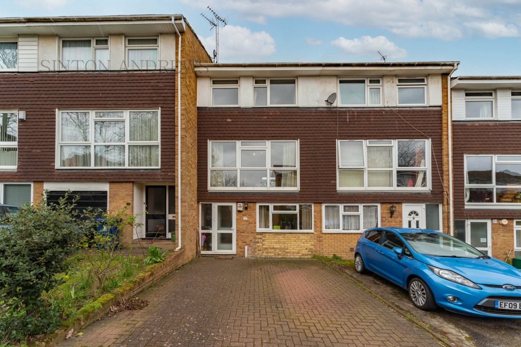 Sinton Andrews Ealing’s independent estate agent for over 36 years.