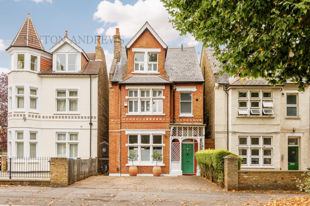 Sinton Andrews Ealing’s independent estate agent for over 36 years.