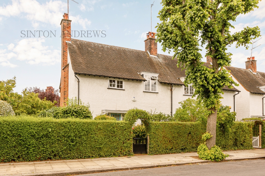 Sinton Andrews Ealing’s independent estate agent for over 36 years.