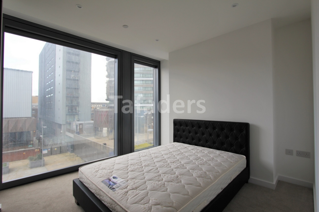 2 bedrooms apartment, 261b 10 Chronicle Tower City Road London