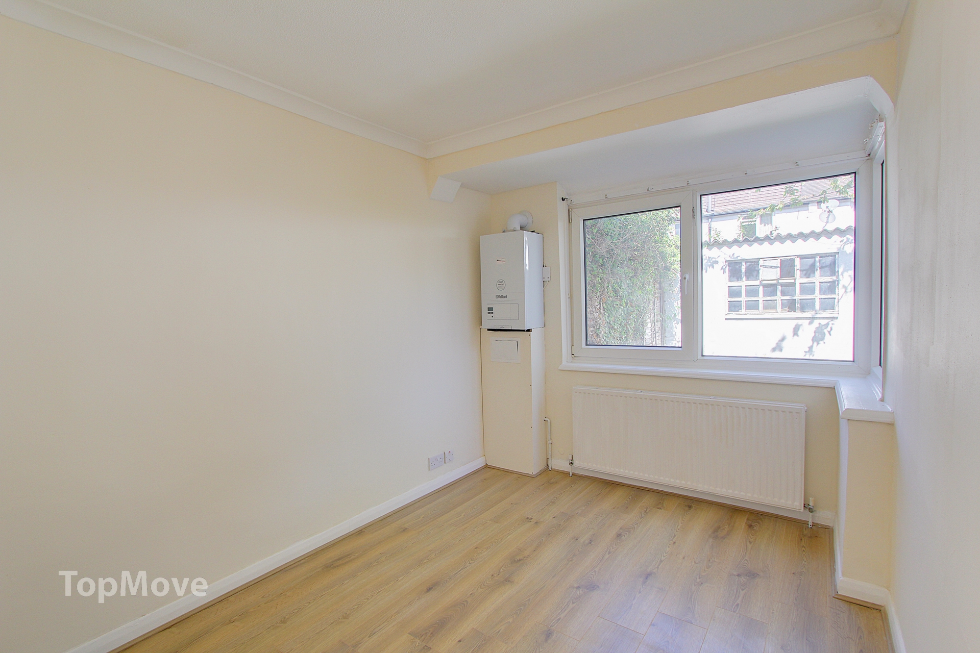 1 bedroom flat, 7 3 Dunheved Road North Thornton Heath Croydon