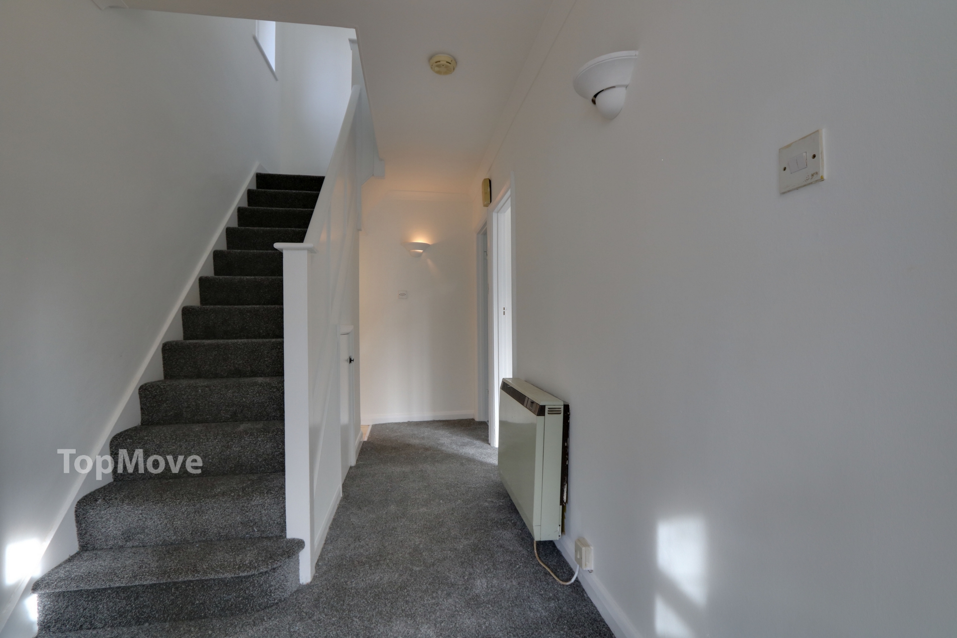 3 bedrooms semi detached, 109 Violet Lane Croydon Surrey