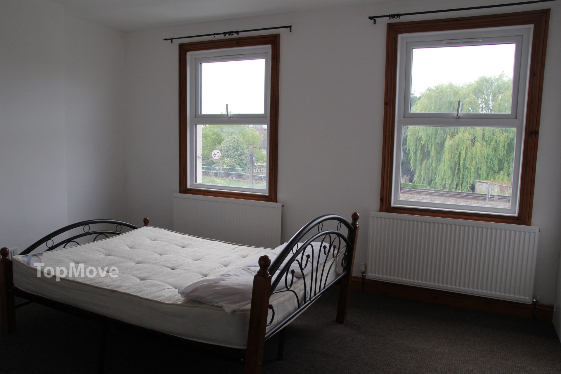 3 bedrooms flat, 3 2 Newhaven Rd Selhurst Croydon Croydon