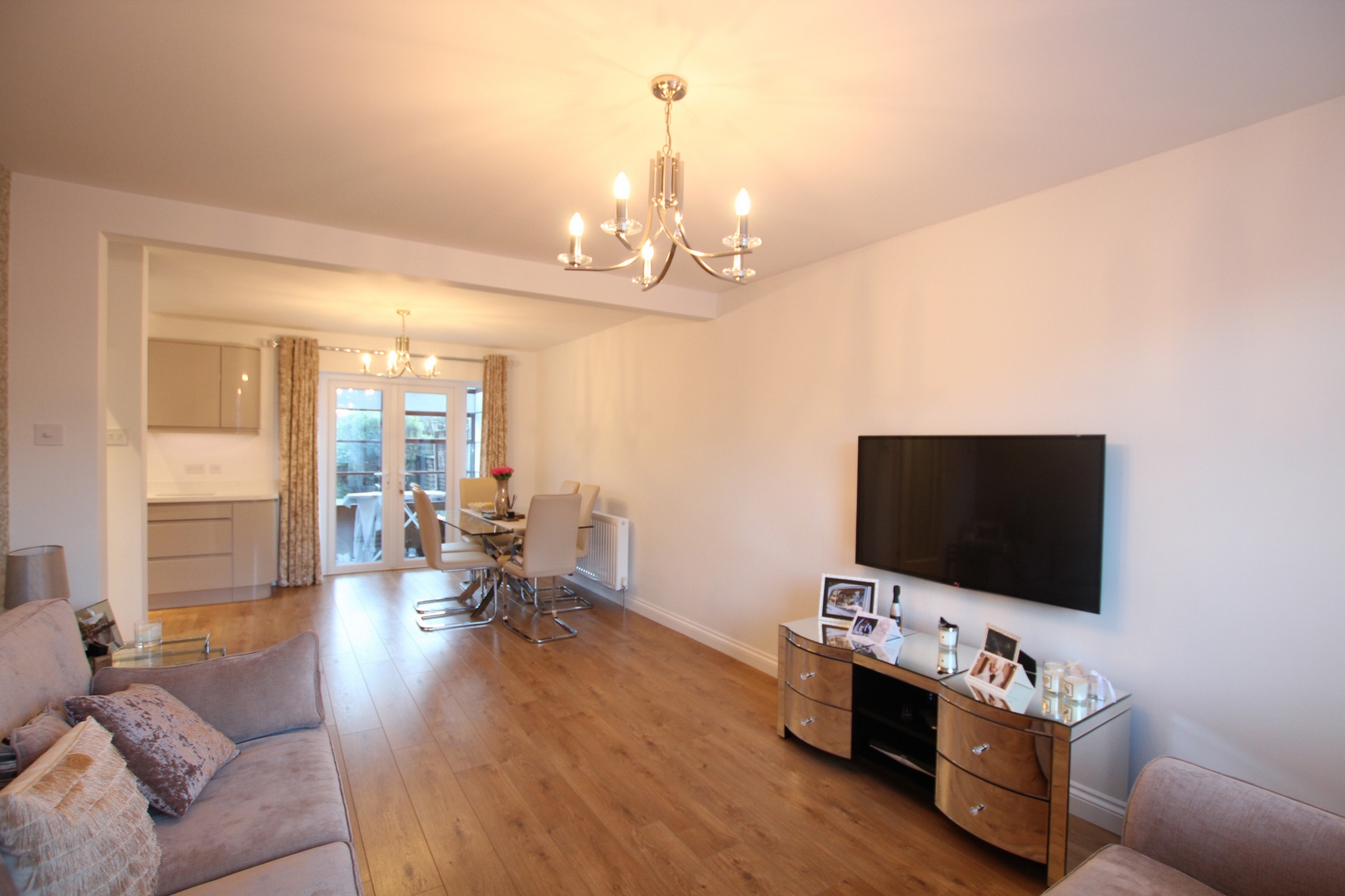 Bullwell Crescent, Cheshunt VIA Properties