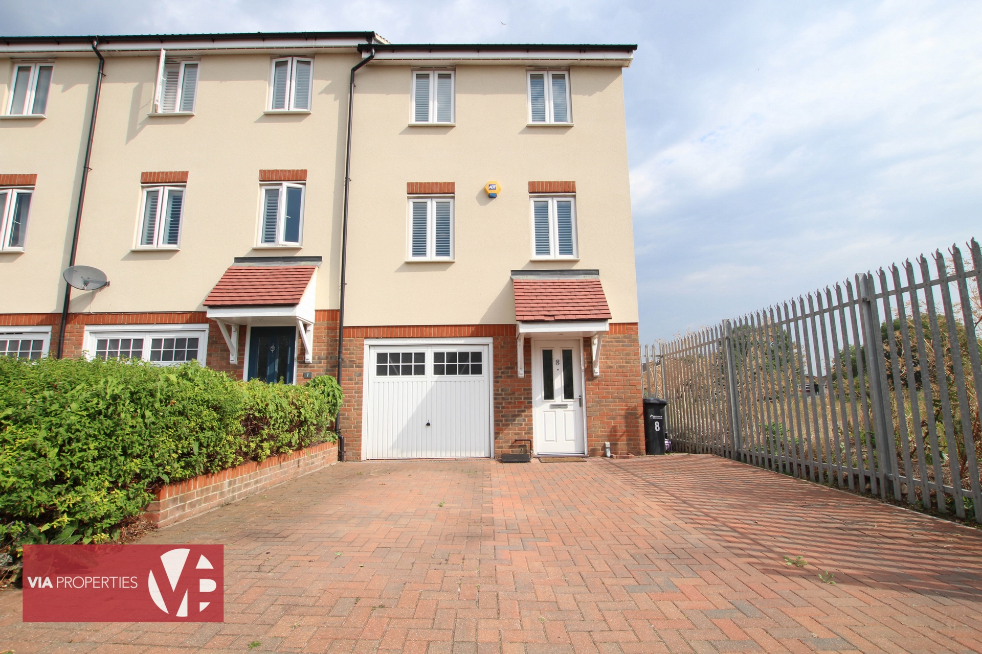 Academia Avenue, Broxbourne VIA Properties