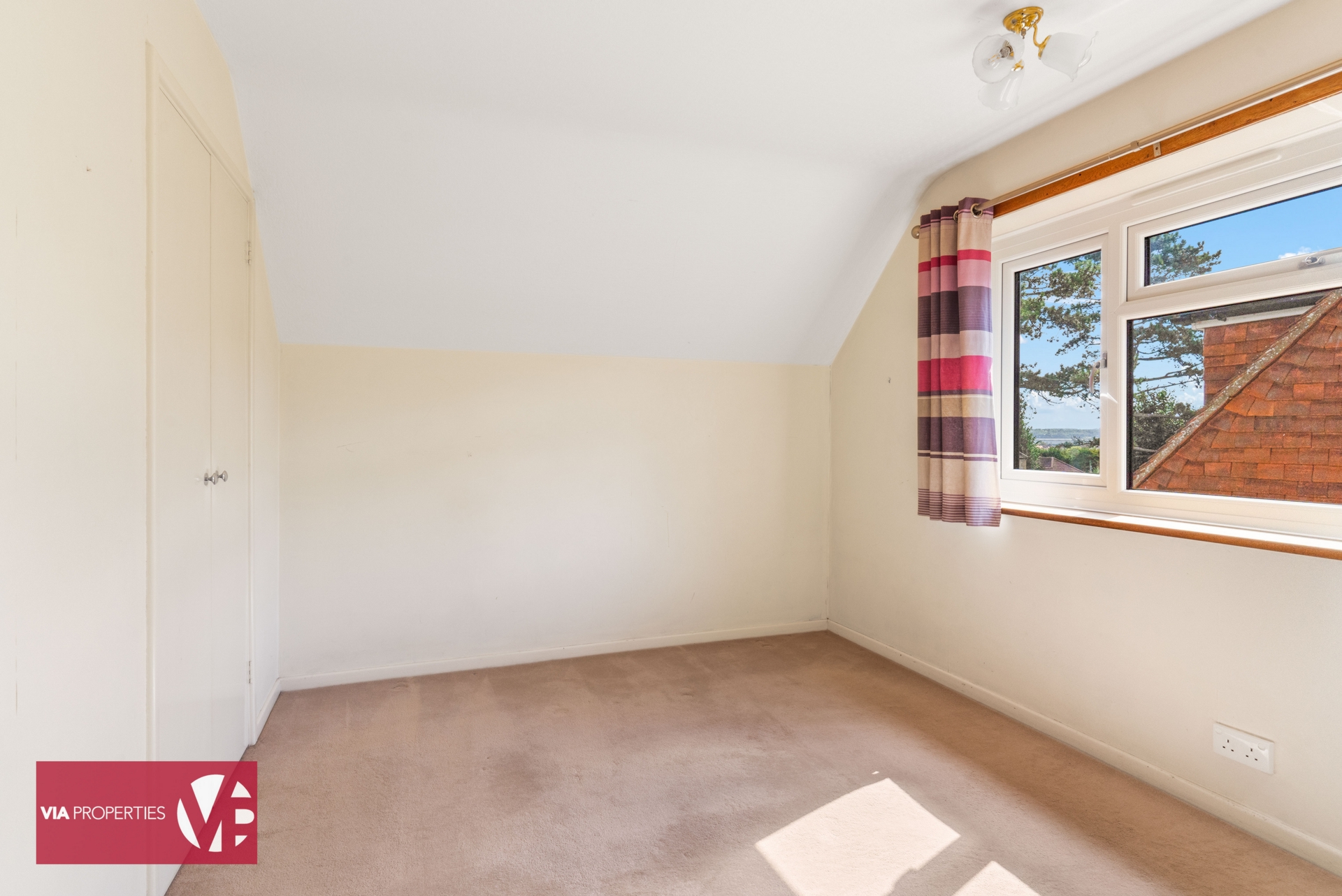 College Road, Hoddesdon VIA Properties