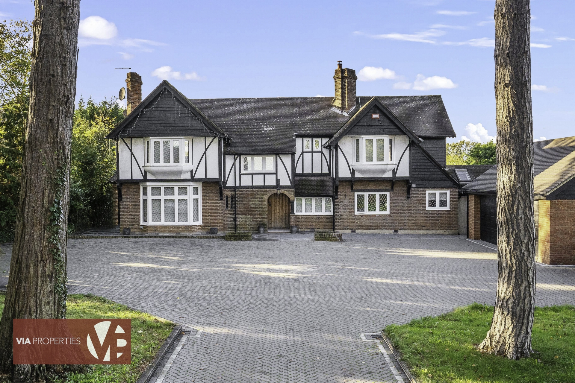 Low Hill Road, Roydon